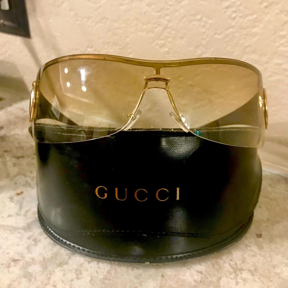 Gucci sunglasses w/ case